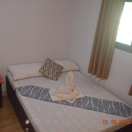 Oyo 712 Island Hop Nido Hostel El Nido Εξωτερικό φωτογραφία